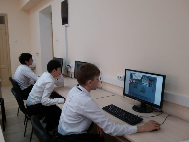 Урок цифры от Лаборатории Касперского по темам: «Опасные незнакомцы в Интернете» и «Онлайн-мошенничество в цифровой среде».